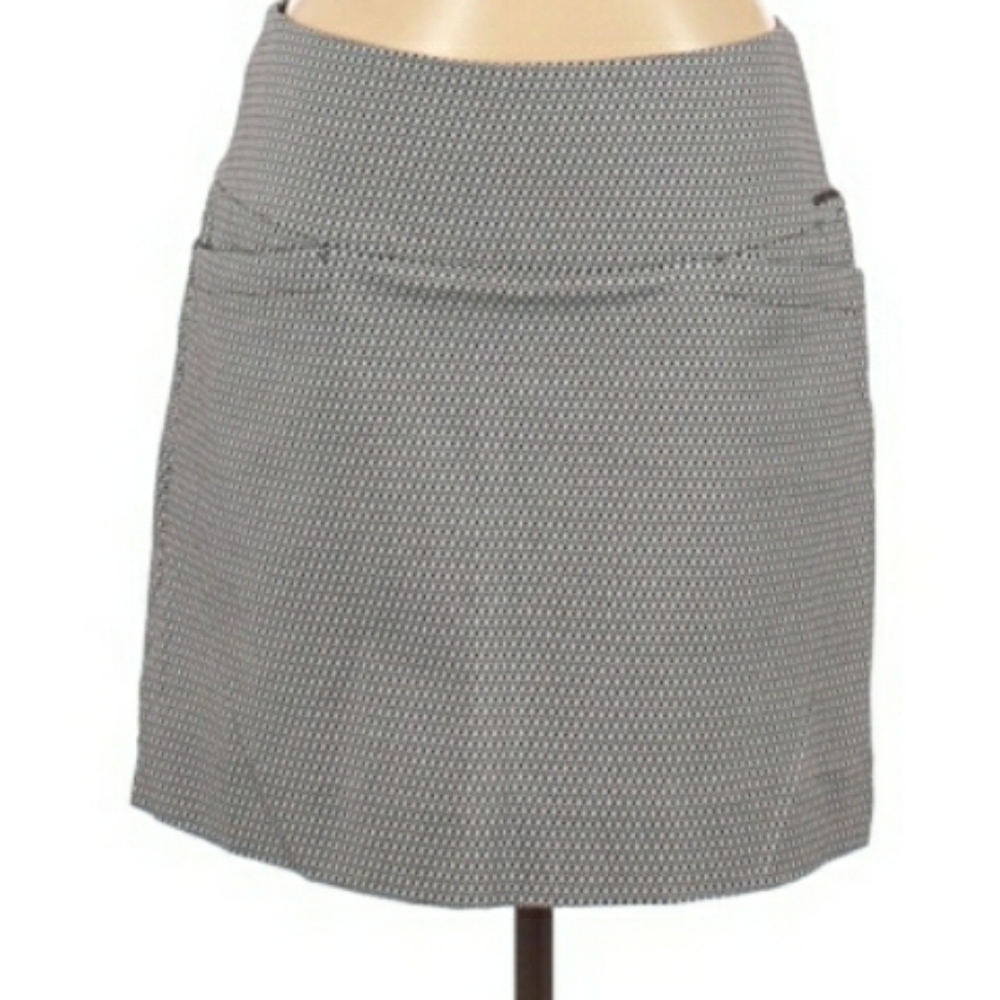 3/$20 S.C. and Co mini skirt pockets work Medium